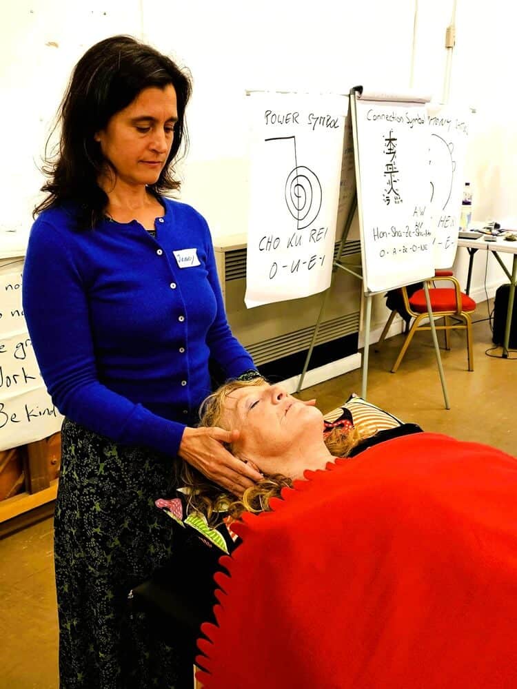 Jenny Mowbray practising Reiki at the Reiki Academy 