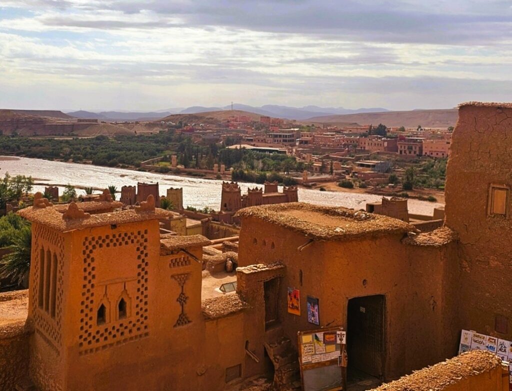 Ait Benhaddou image - overlookingthe river