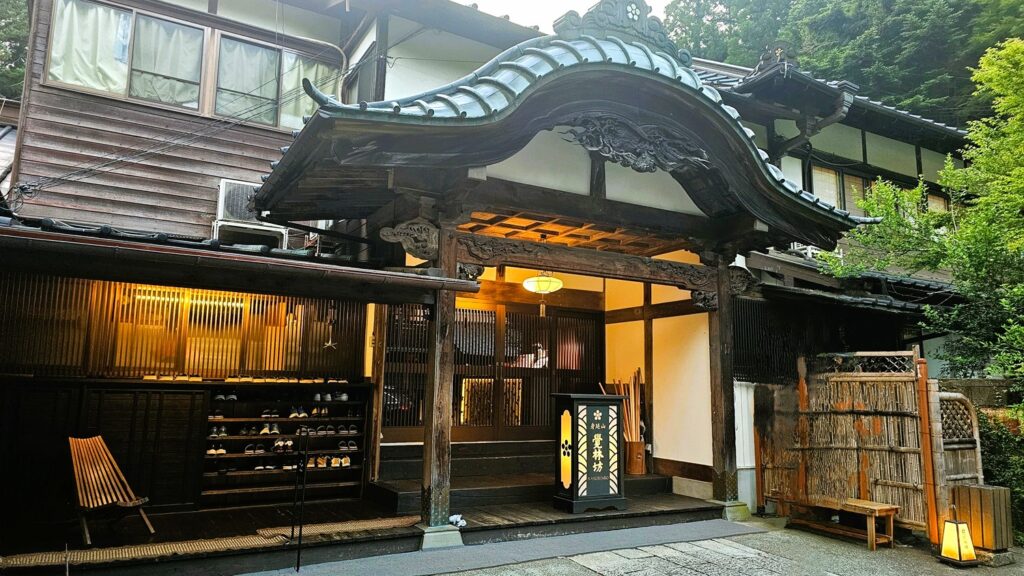 Kakurinbo Temple Stay, Japan, entrance 