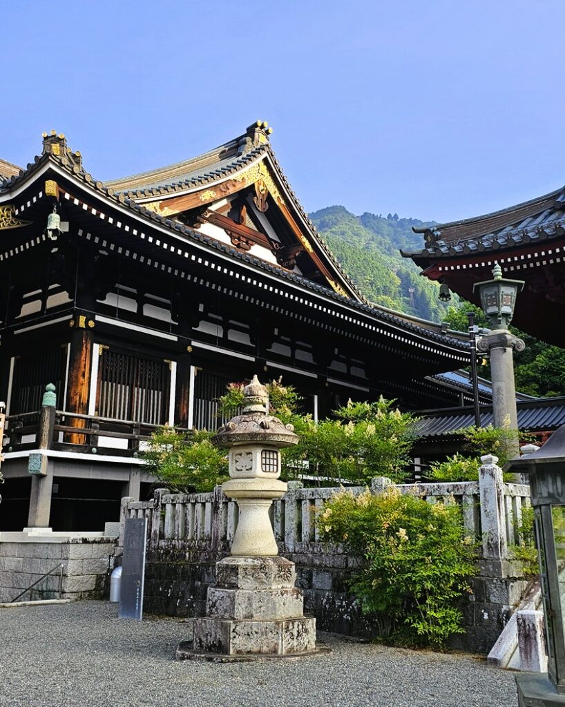 Kuonji Temples with Mt Minobu in the background 