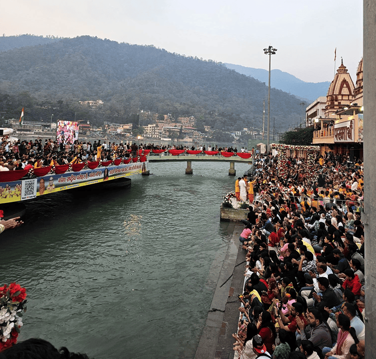 Ganges Aarti at Parmarth Niketan Ashram