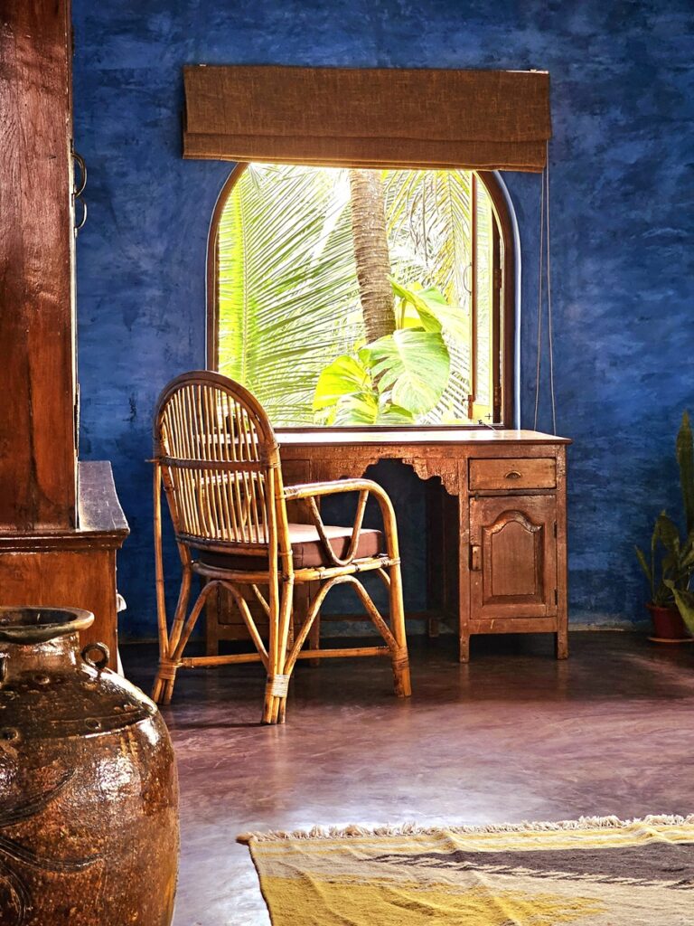 beautiful wooden desk in the Jodhpur room Ashiyana Yoga Retreat, Goa, India 
