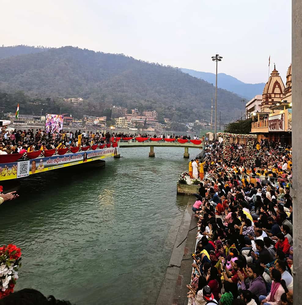 Parmarth Niketan Ashram evening arti 