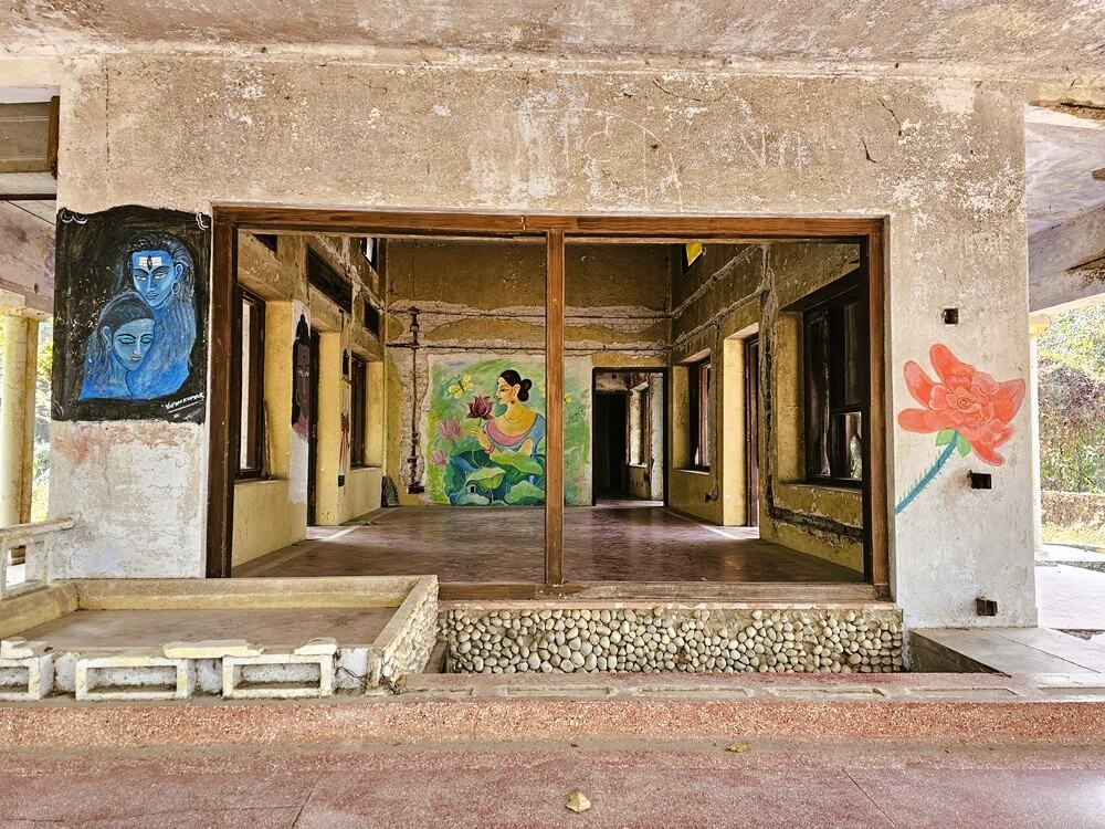 Maharishi Mahesh Yogi house 