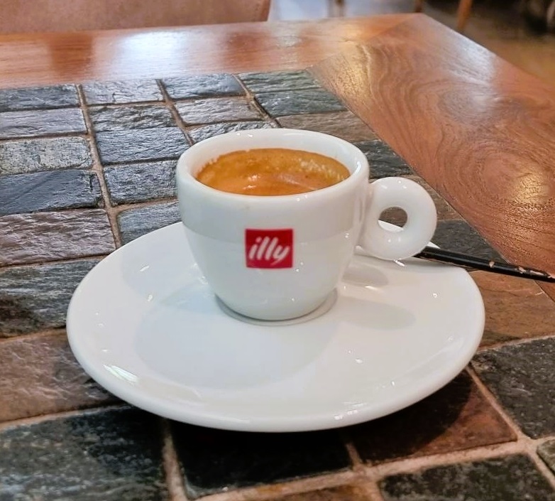 Photo of an illy espresso 